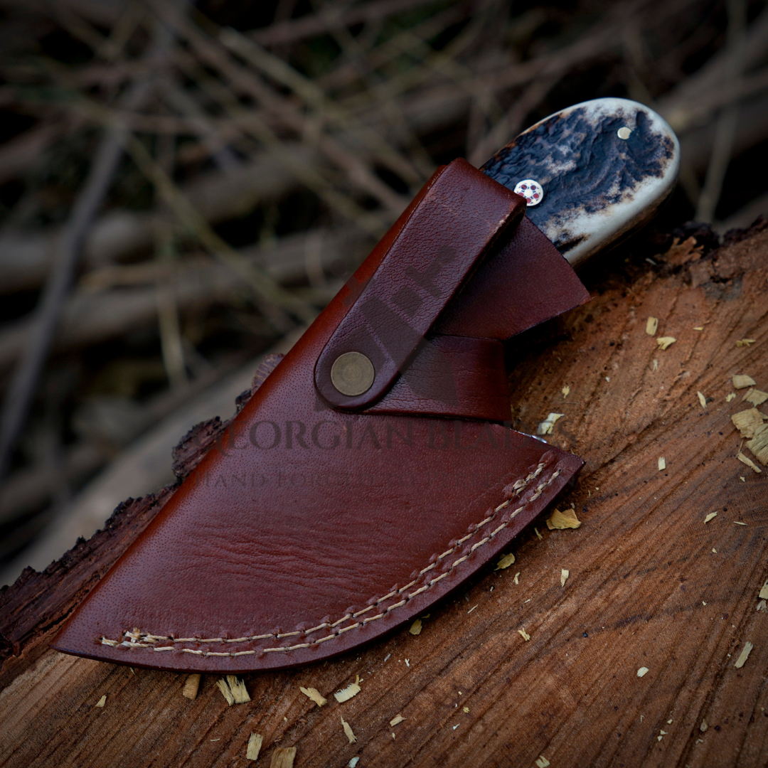 The "Patton Hunter" - Hand-Forged Damascus Steel Blade Skinning Knife – Perfect for Outdoor Enthusiasts