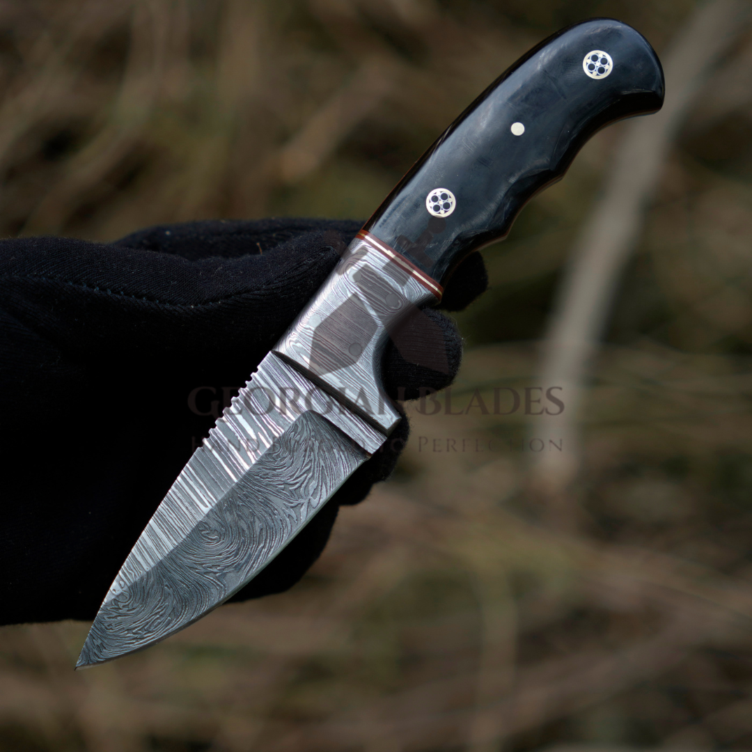 Firefang Damascus Skinner - 7.25" Hand Forged Damascus Steel Full Tang Skinner Knife - Buffalo Horn Handle