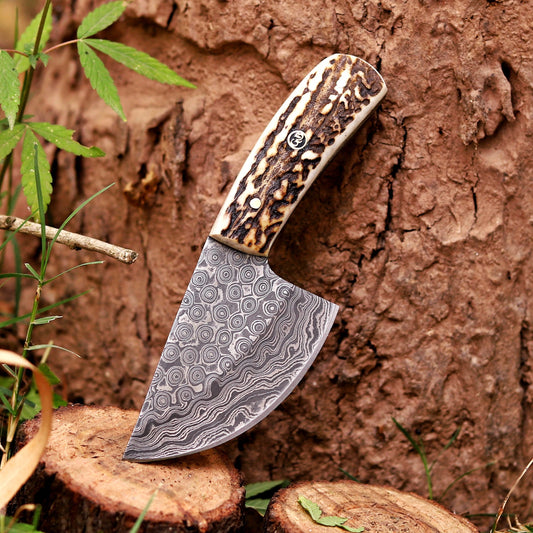 The "Patton Hunter" - Hand-Forged Damascus Steel Blade Skinning Knife – Perfect for Outdoor Enthusiasts