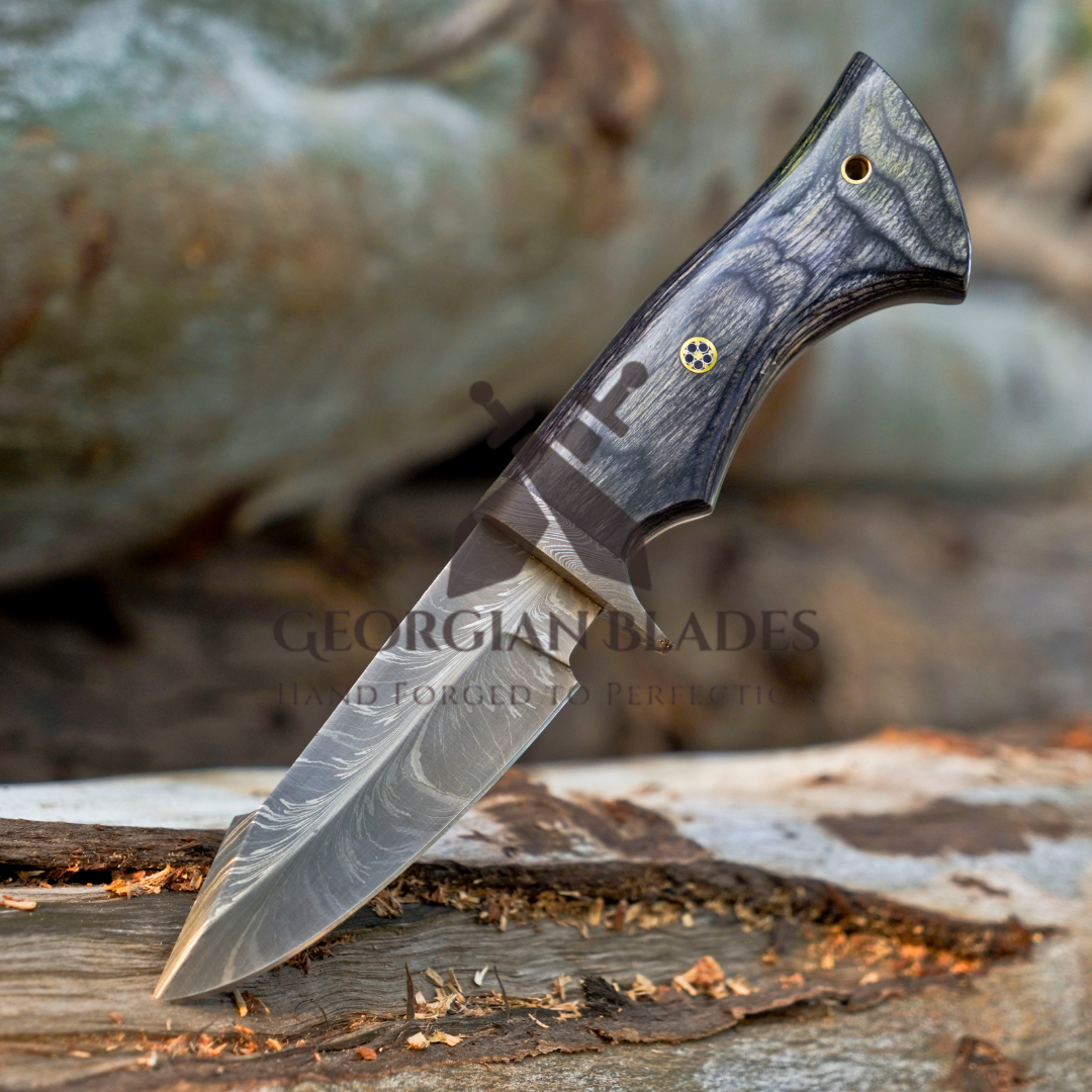 The Audie Hunter - Handcrafted Hunting Knife with Feather Damascus Blade & Leather Sheath