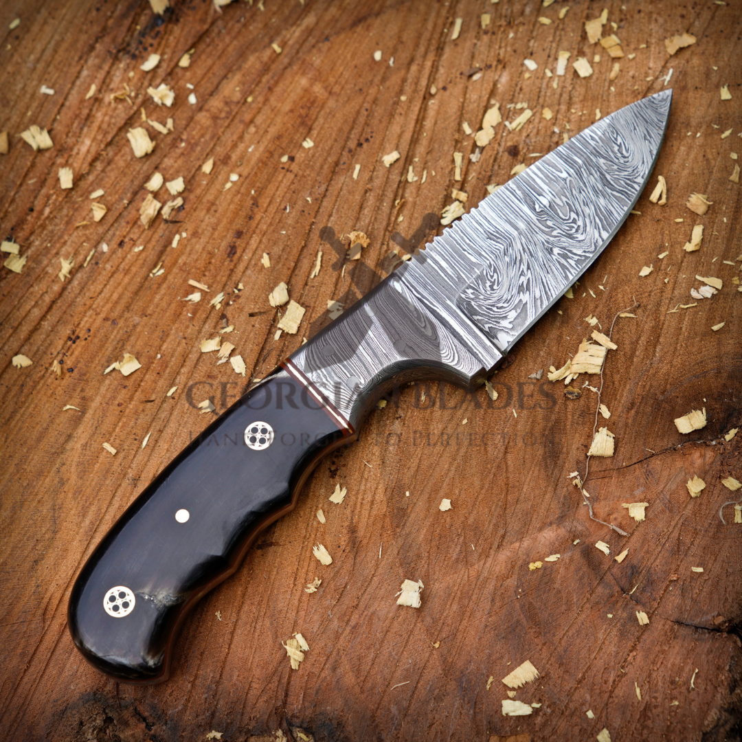 Firefang Damascus Skinner - 7.25" Hand Forged Damascus Steel Full Tang Skinner Knife - Buffalo Horn Handle