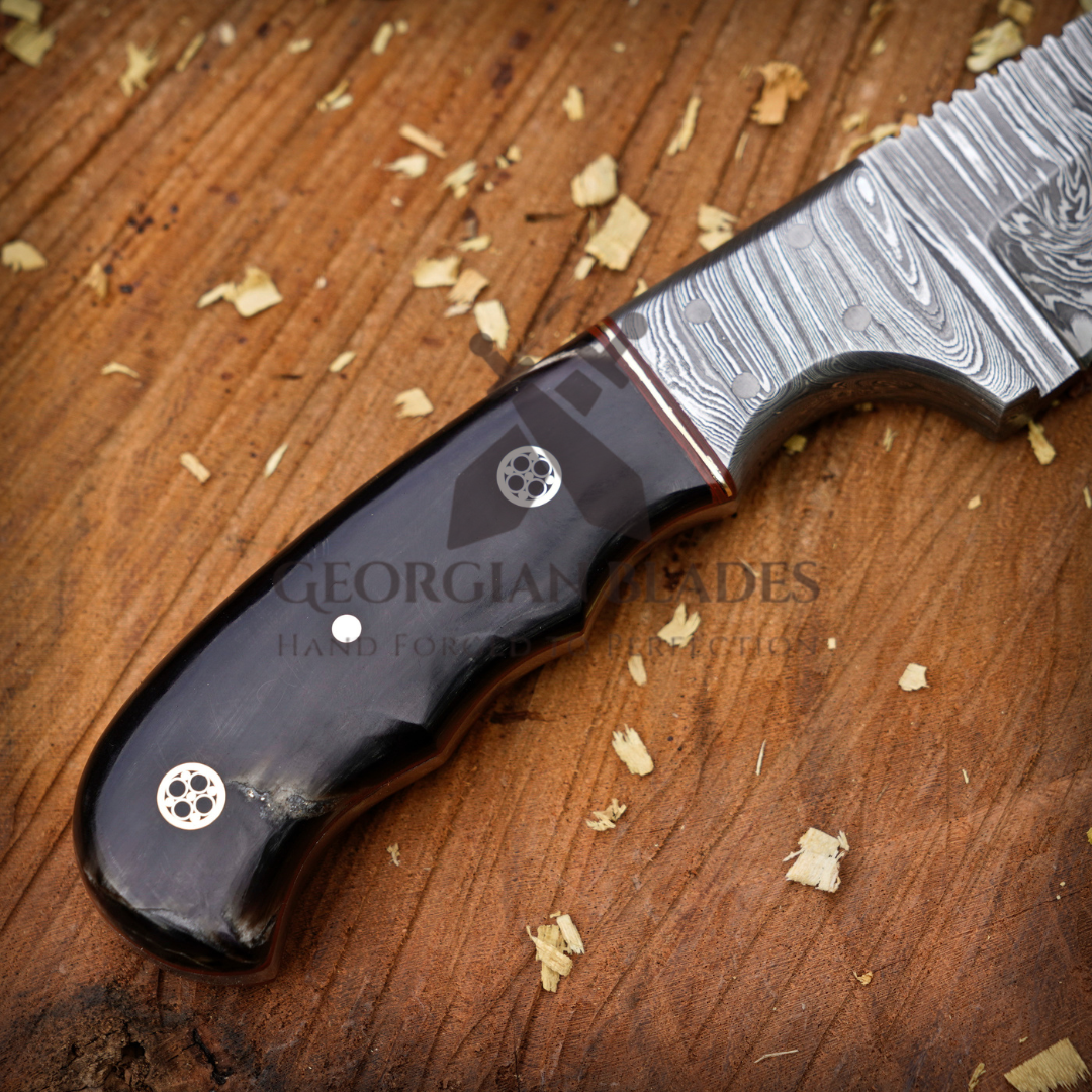 Firefang Damascus Skinner - 7.25" Hand Forged Damascus Steel Full Tang Skinner Knife - Buffalo Horn Handle