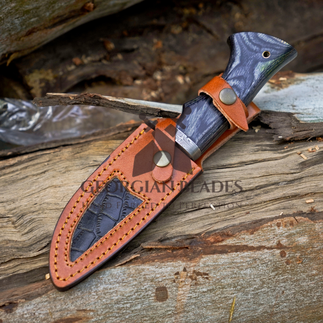 The Audie Hunter - Handcrafted Hunting Knife with Feather Damascus Blade & Leather Sheath