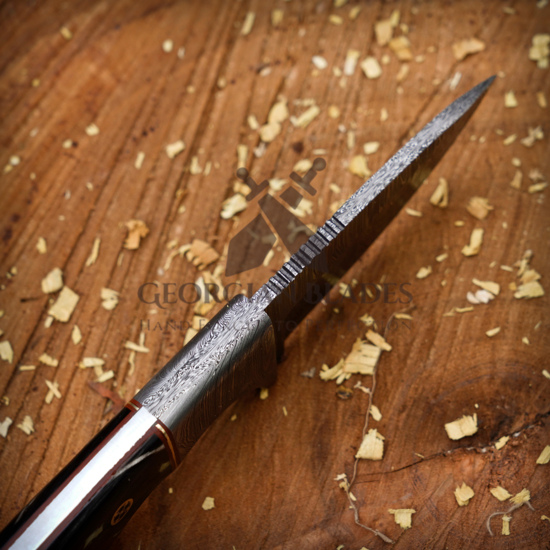 Firefang Damascus Skinner - 7.25" Hand Forged Damascus Steel Full Tang Skinner Knife - Buffalo Horn Handle