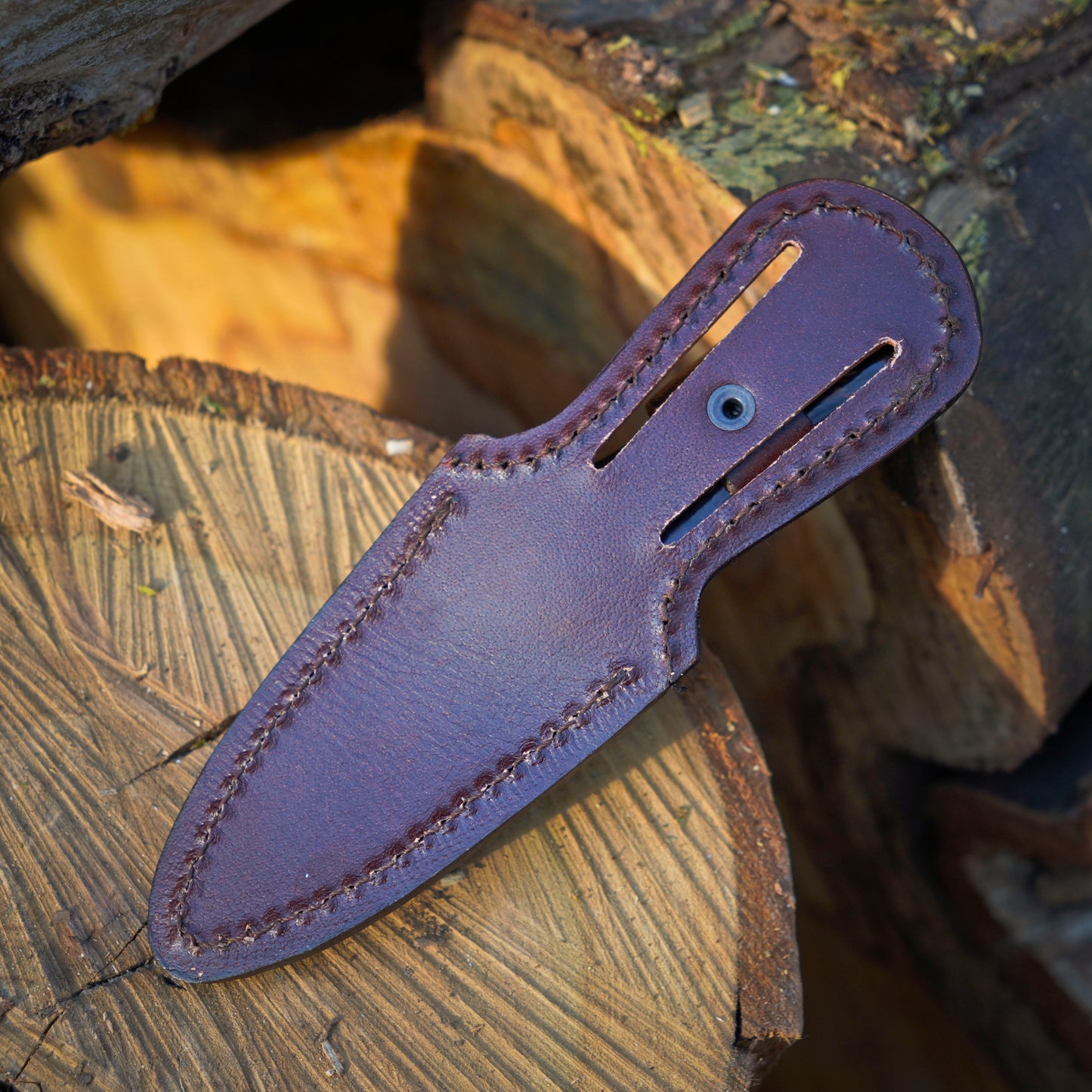 Pine Ridge – Damascus Steel Field Knife with Epoxy Pine-Cone Handle
