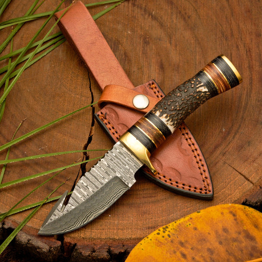 Wilderness Sentinel - 8.5 inch Hand Forged Damascus Hunting Knife