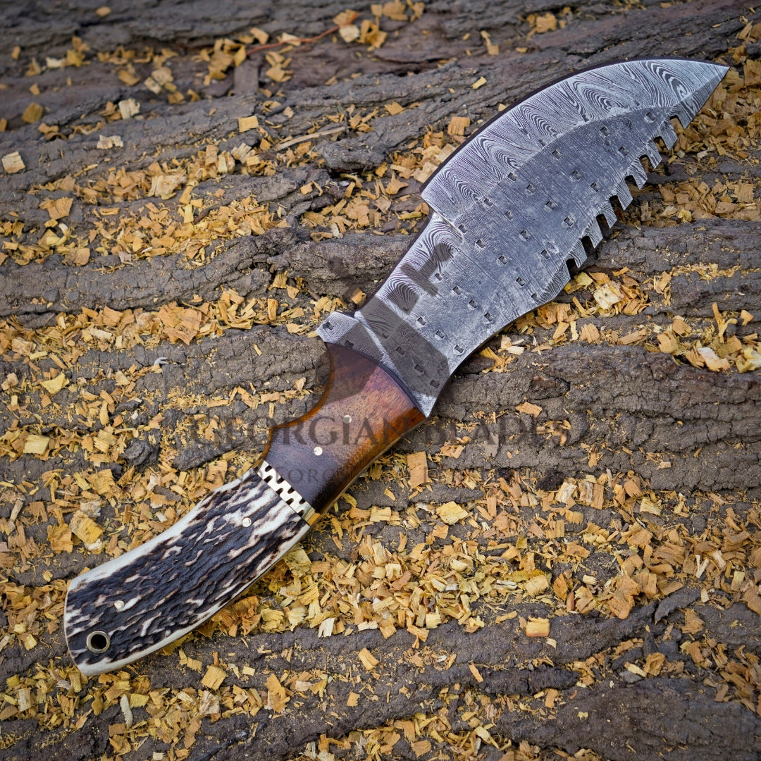 Nightfall Navigator: HANDMADE FORGED DAMASCUS BUSHCRAFT TRACKER KNIFE FULL TANG - Stag Antler & Wood Handle