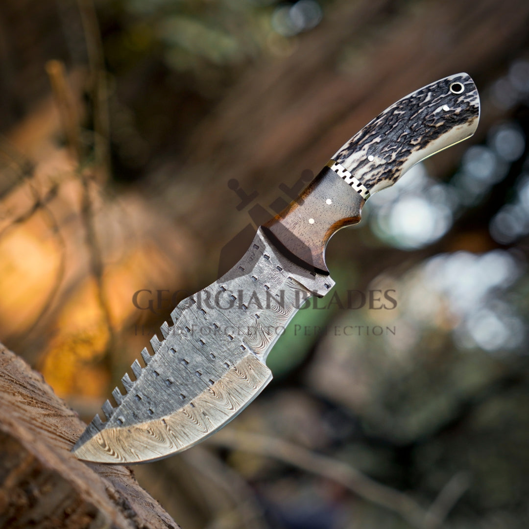 Nightfall Navigator: HANDMADE FORGED DAMASCUS BUSHCRAFT TRACKER KNIFE FULL TANG - Stag Antler & Wood Handle