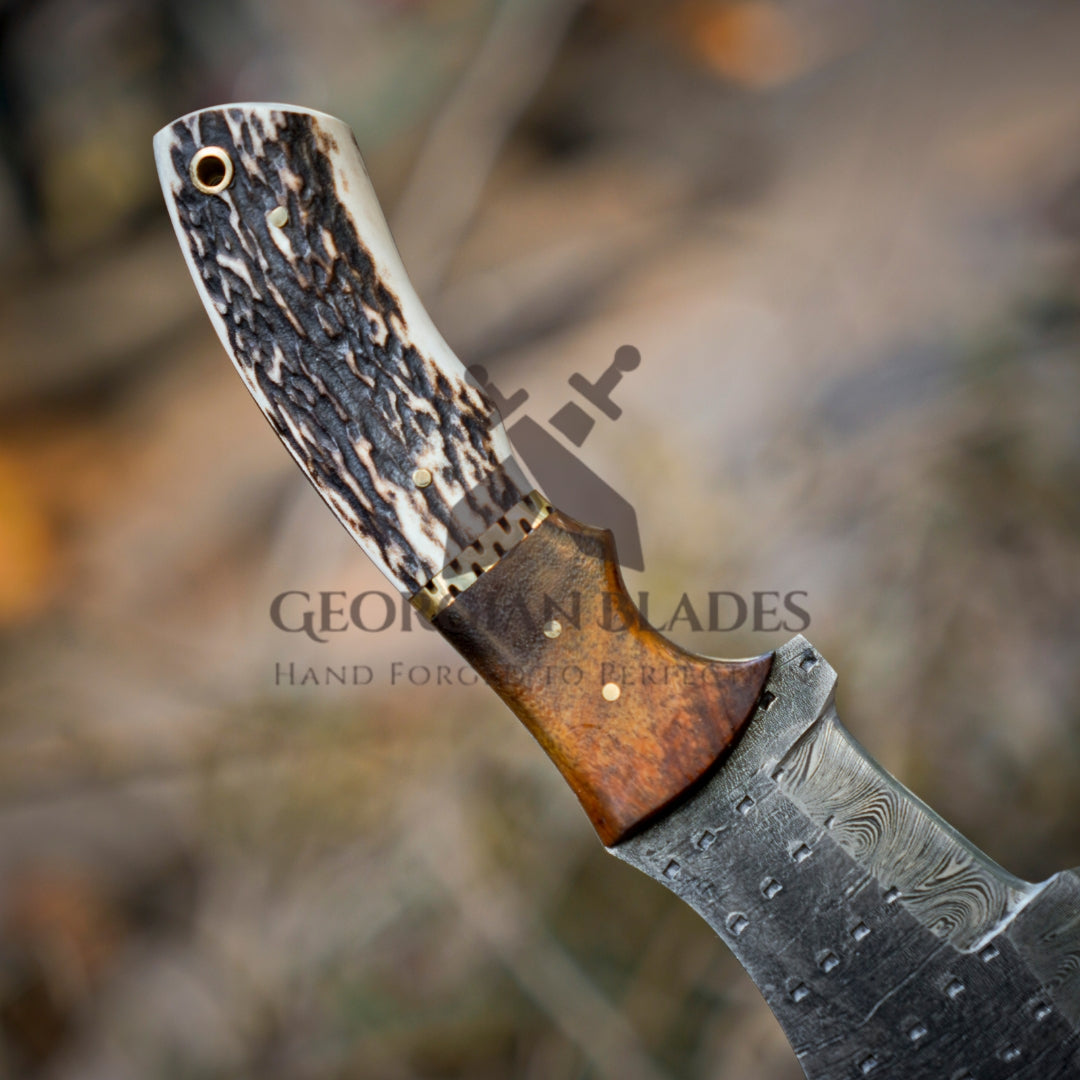 Nightfall Navigator: HANDMADE FORGED DAMASCUS BUSHCRAFT TRACKER KNIFE FULL TANG - Stag Antler & Wood Handle