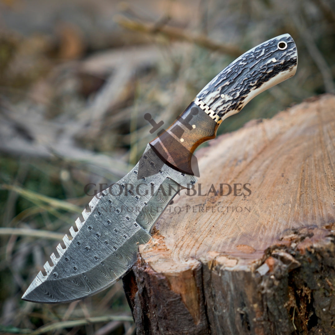 Nightfall Navigator: HANDMADE FORGED DAMASCUS BUSHCRAFT TRACKER KNIFE FULL TANG - Stag Antler & Wood Handle