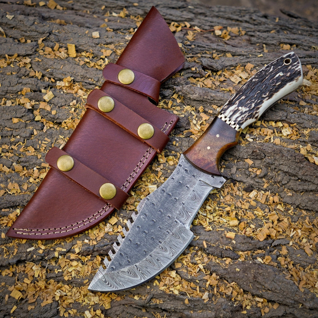 Nightfall Navigator: HANDMADE FORGED DAMASCUS BUSHCRAFT TRACKER KNIFE FULL TANG - Stag Antler & Wood Handle