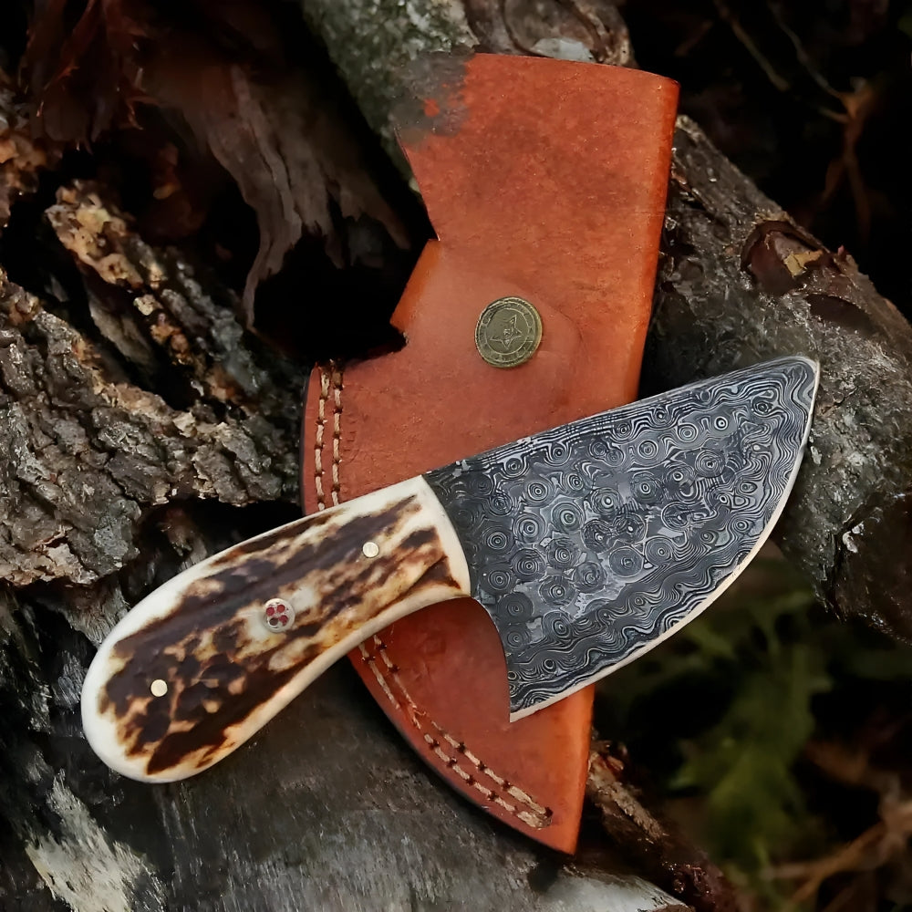 Hand-Forged Damascus Steel Blade Skinning Knife – Perfect for Outdoor Enthusiasts