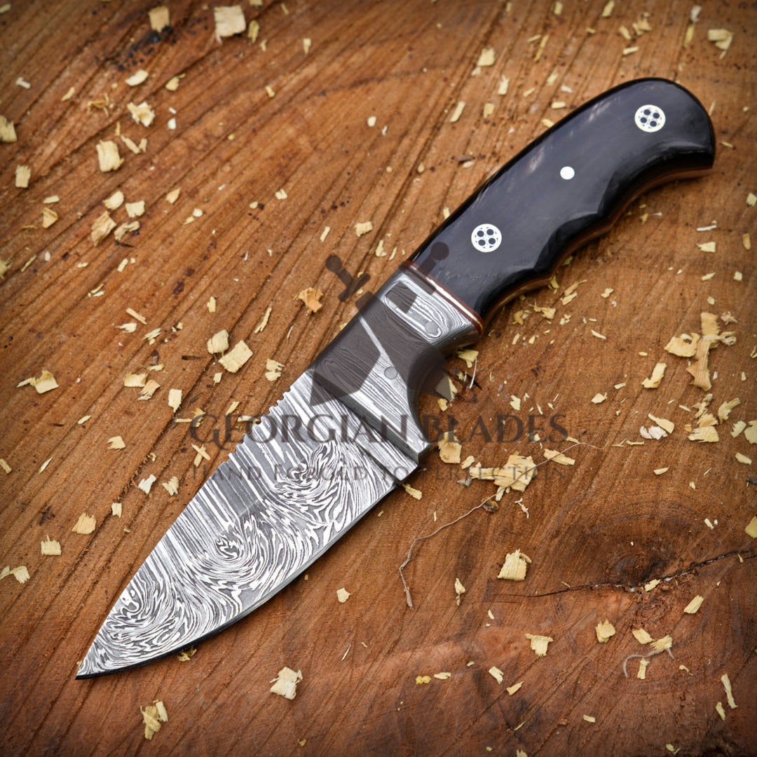 Firefang Damascus Skinner - 7.25” Hand Forged Damascus Steel Full Tang Skinner Knife - Buffalo Horn Handle