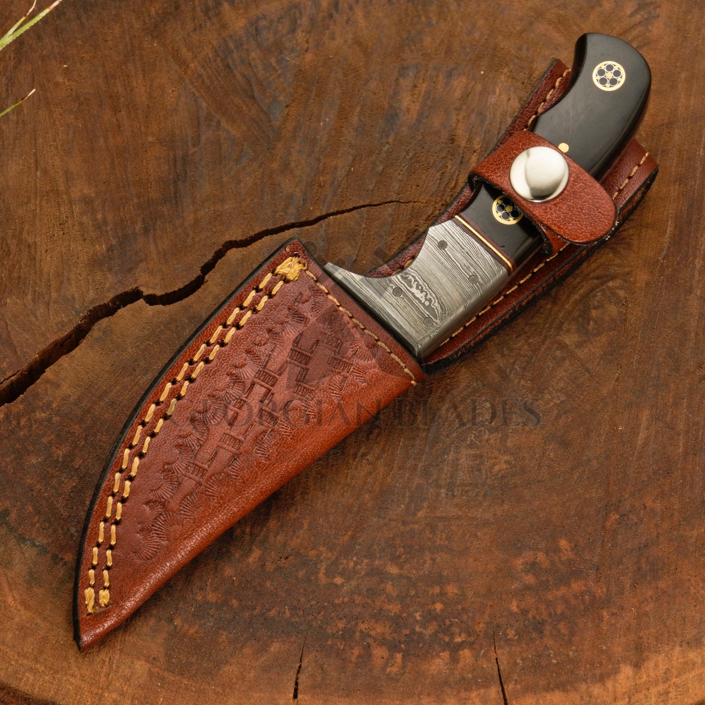 Firefang Damascus Skinner - 7.25" Hand Forged Damascus Steel Full Tang Skinner Knife - Buffalo Horn Handle