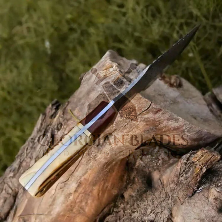 Nightfall Navigator: HANDMADE FORGED DAMASCUS BUSHCRAFT TRACKER KNIFE FULL TANG - Stag Antler & Wood Handle