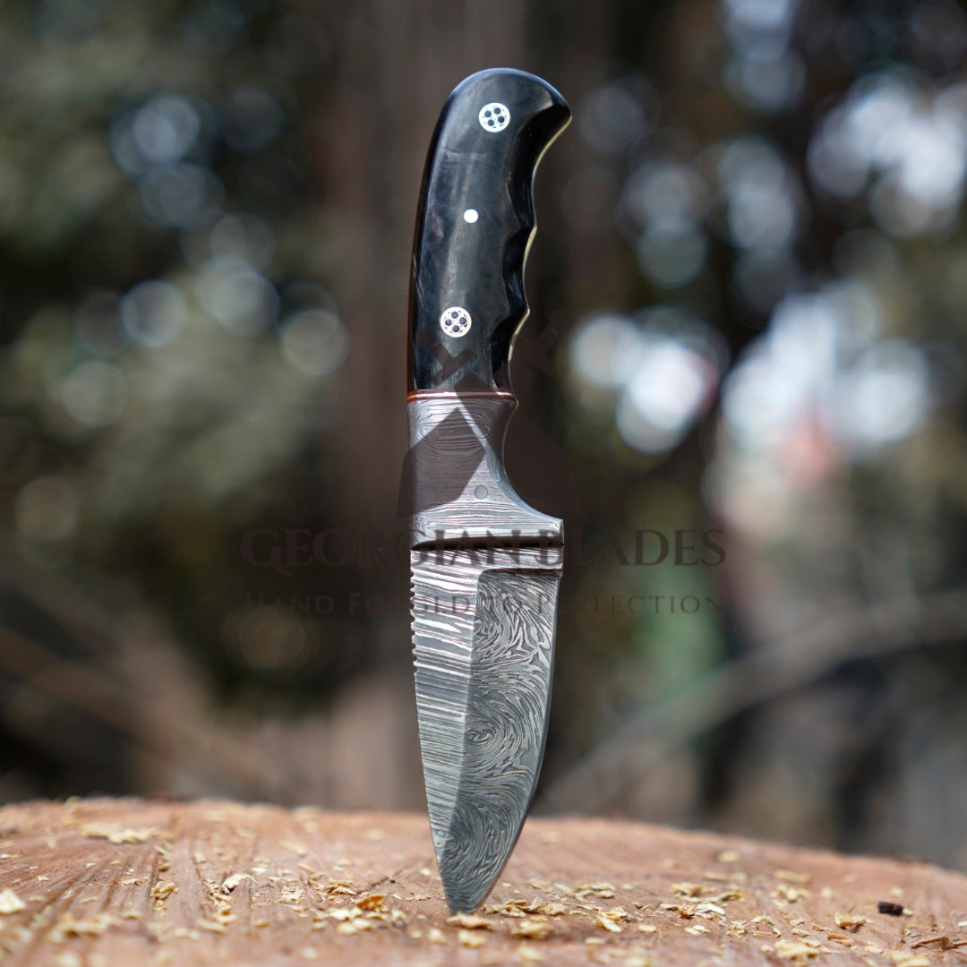 Firefang Damascus Skinner - 7.25” Hand Forged Damascus Steel Full Tang Skinner Knife - Buffalo Horn Handle