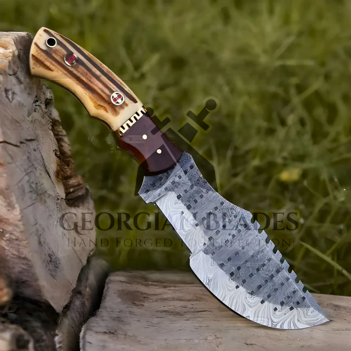 Nightfall Navigator: HANDMADE FORGED DAMASCUS BUSHCRAFT TRACKER KNIFE FULL TANG - Stag Antler & Wood Handle