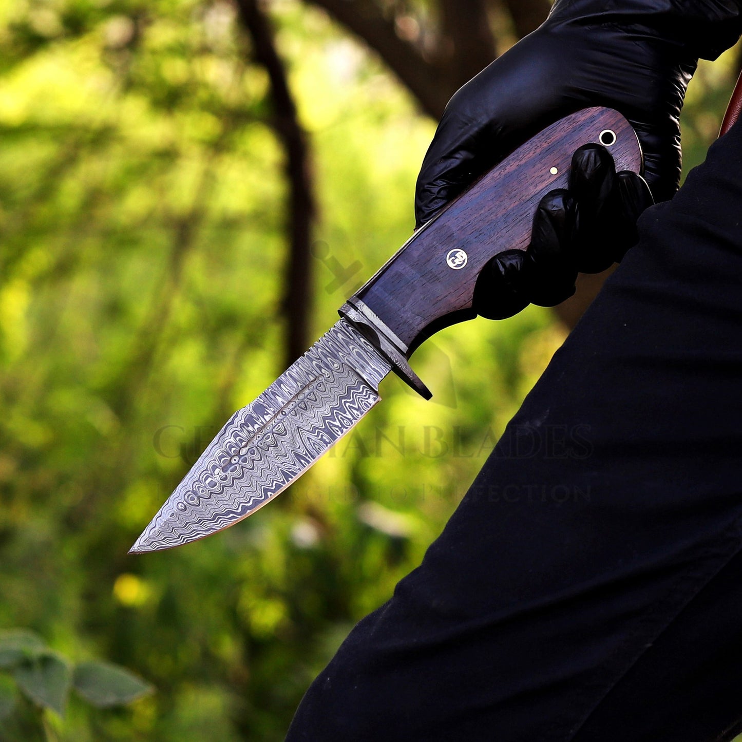 Onyx Seeker - 10.5 inch Hidden Tang Damascus Steel Hunting Knife