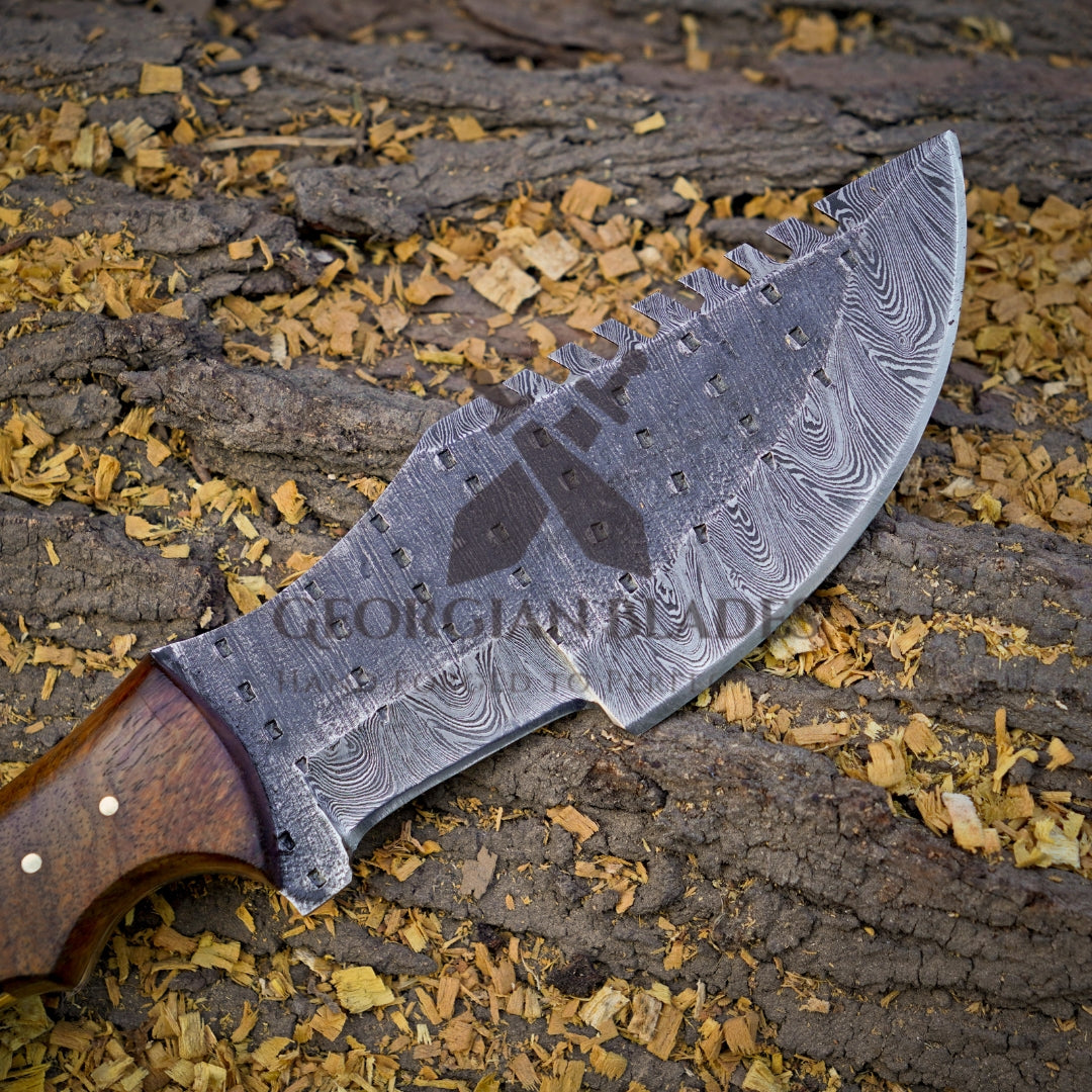 Nightfall Navigator: HANDMADE FORGED DAMASCUS BUSHCRAFT TRACKER KNIFE FULL TANG - Stag Antler & Wood Handle