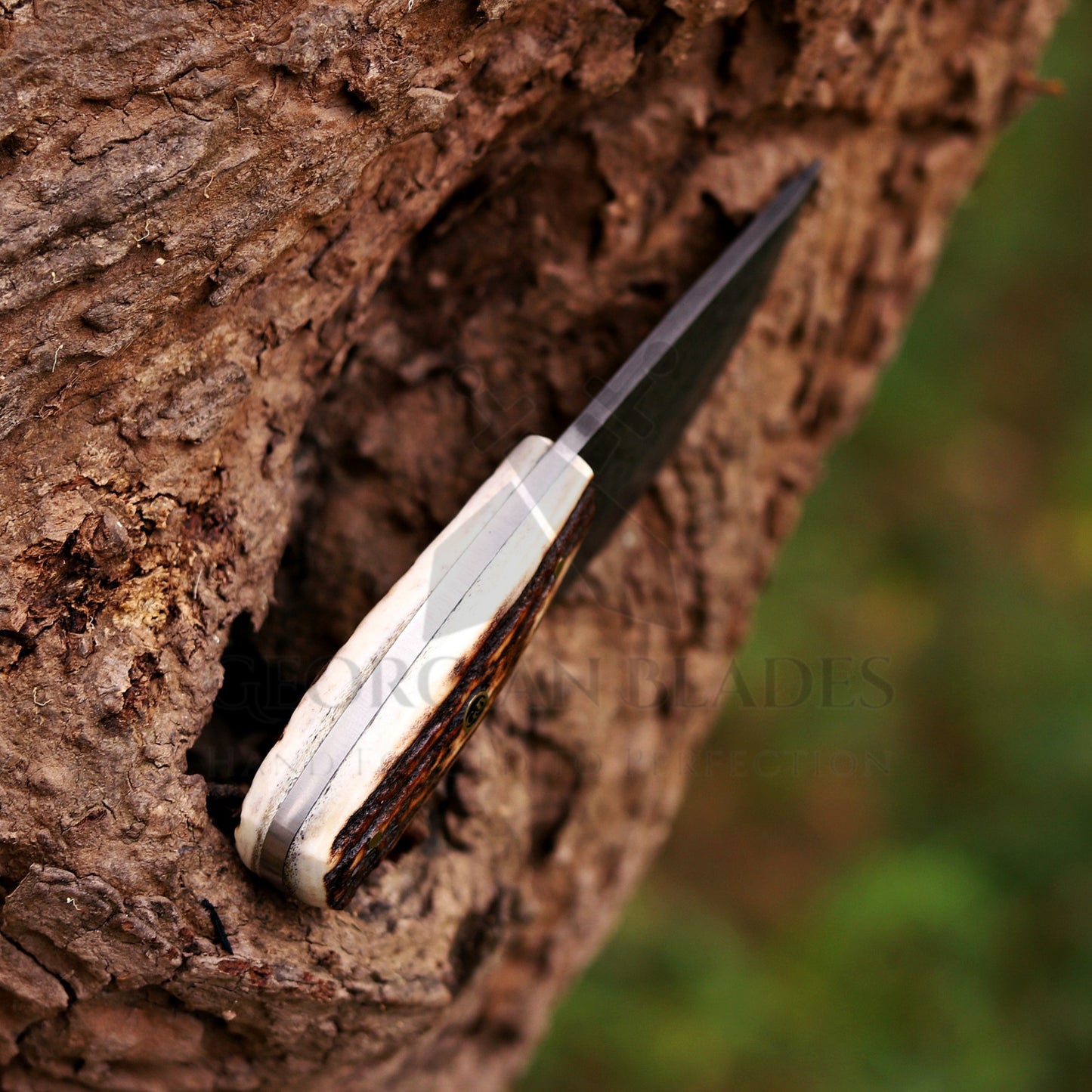 The "Patton Hunter" - Hand-Forged Damascus Steel Blade Skinning Knife – Perfect for Outdoor Enthusiasts