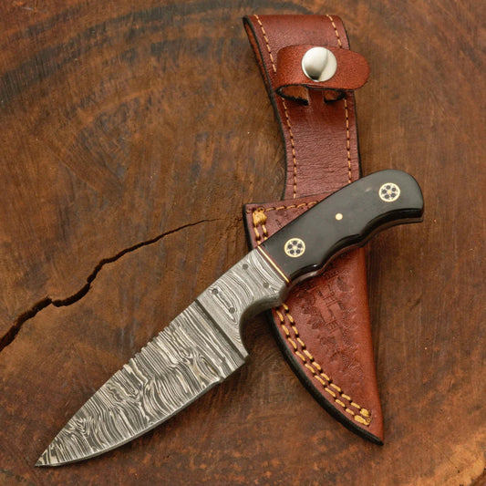 Firefang Damascus Skinner - 7.25" Hand Forged Damascus Steel Full Tang Skinner Knife - Buffalo Horn Handle