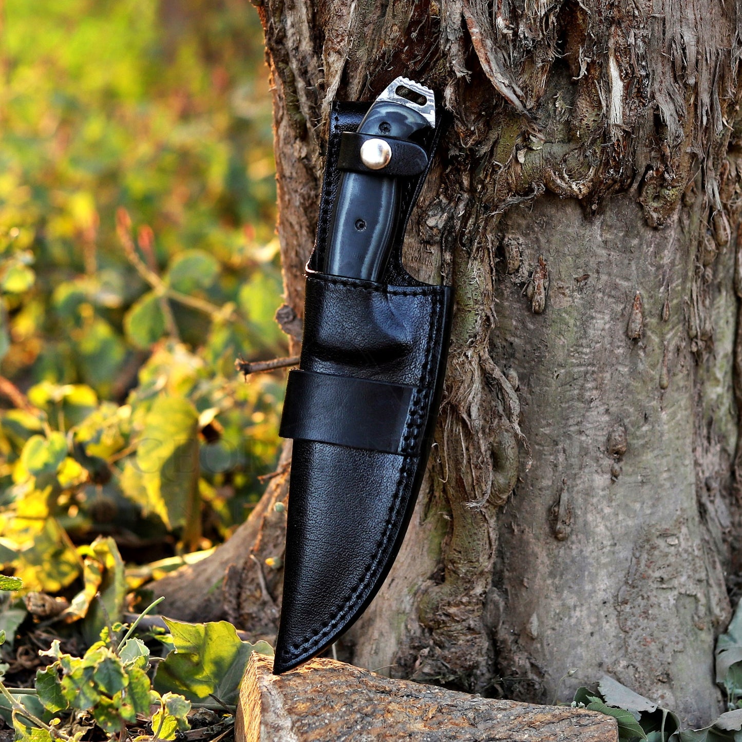 Marshall Hunter: Damascus Hunting Knife – Handmade Fixed Blade with Horizontal Leather Sheath