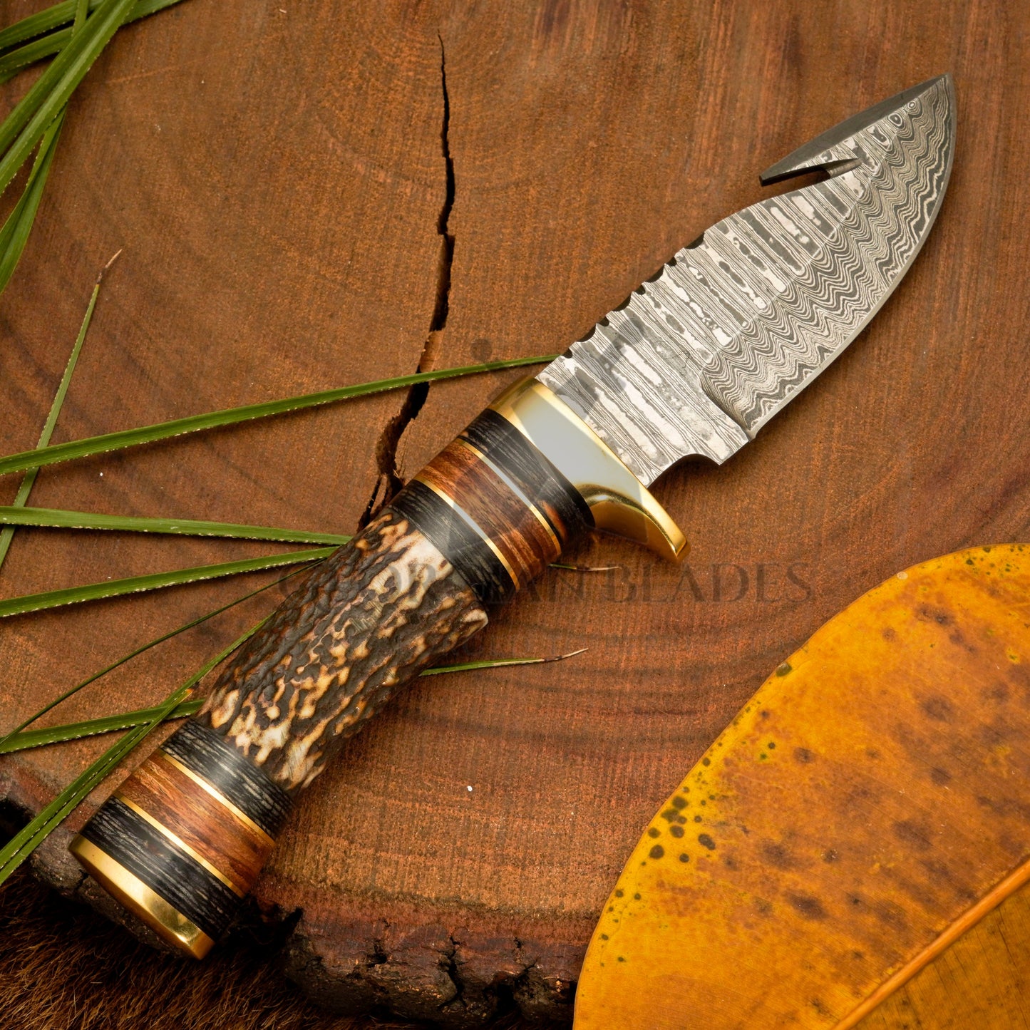 Wilderness Sentinel - 8.5 inch Hand Forged Damascus Hunting Knife