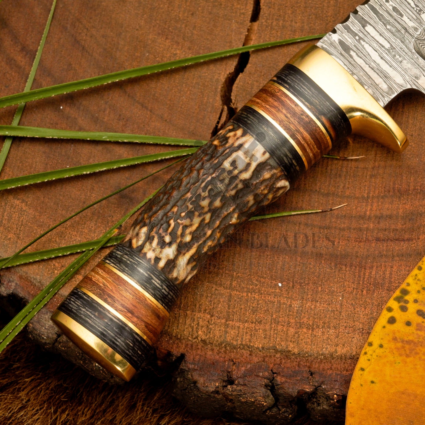 Wilderness Sentinel - 8.5 inch Hand Forged Damascus Hunting Knife